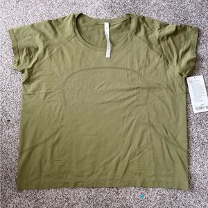 lululemon athletica Olive Short Sleeve Tee